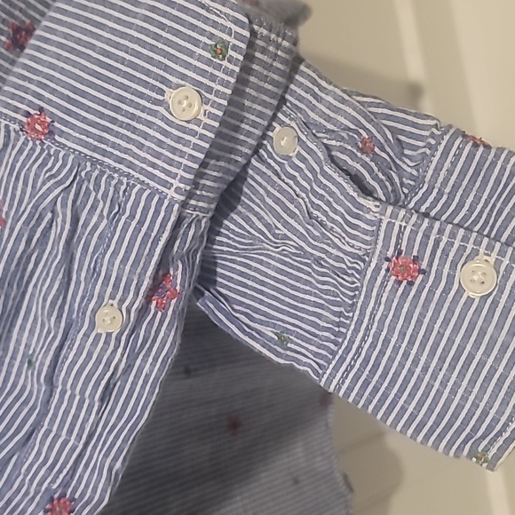 Charming Pre-Owned Gap Ladies Shirt - Timeless and Versatile- XL - Picture 5 of 6